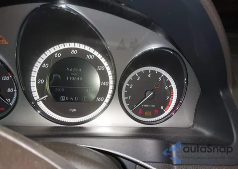 2011 Mercedes-Benz C 300 Sport 4Matic z USA, uszkodzony, nr VIN WDDGF8BB0BR183530